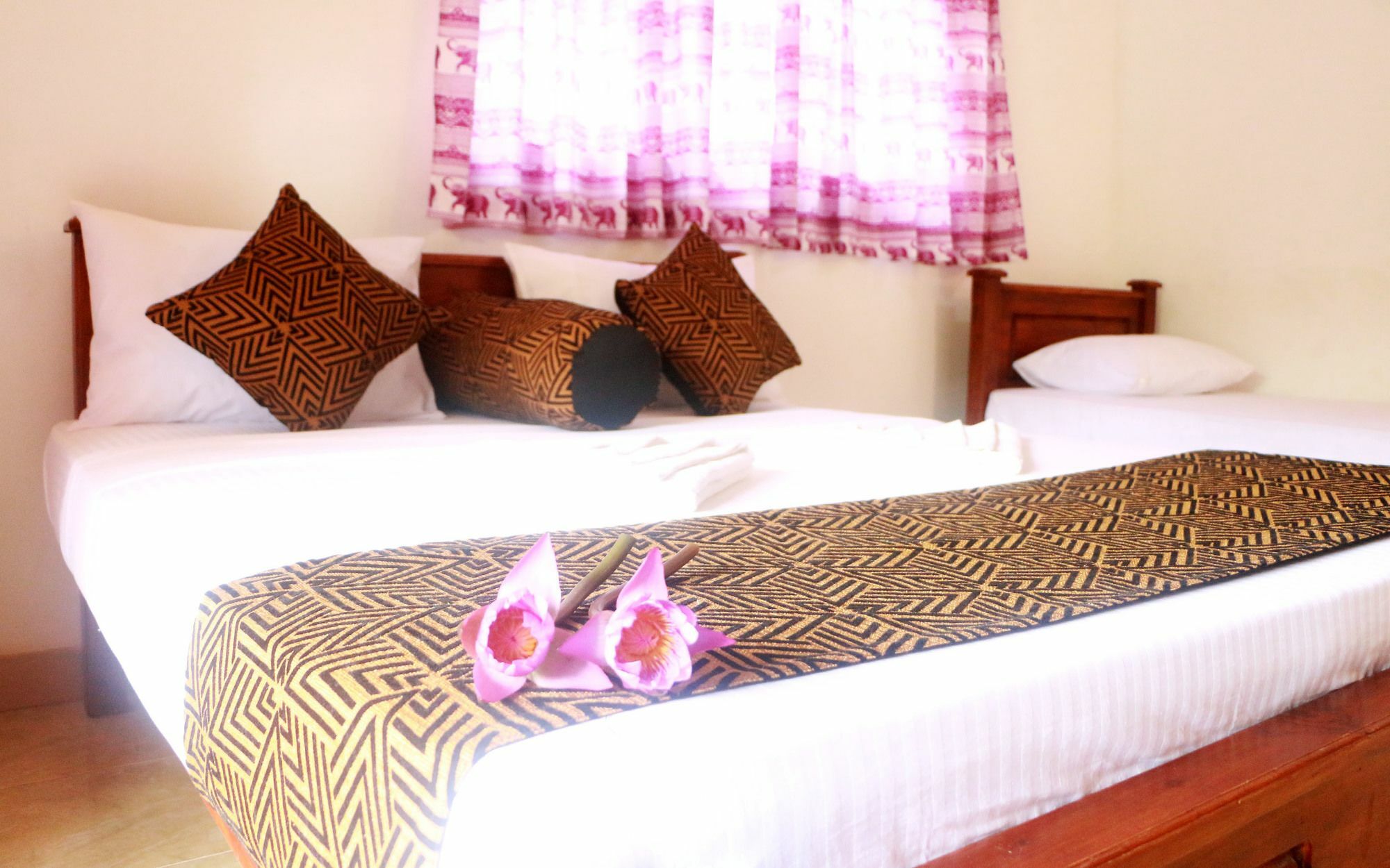 Hotel Las Vegas Anuradhapura Exterior photo